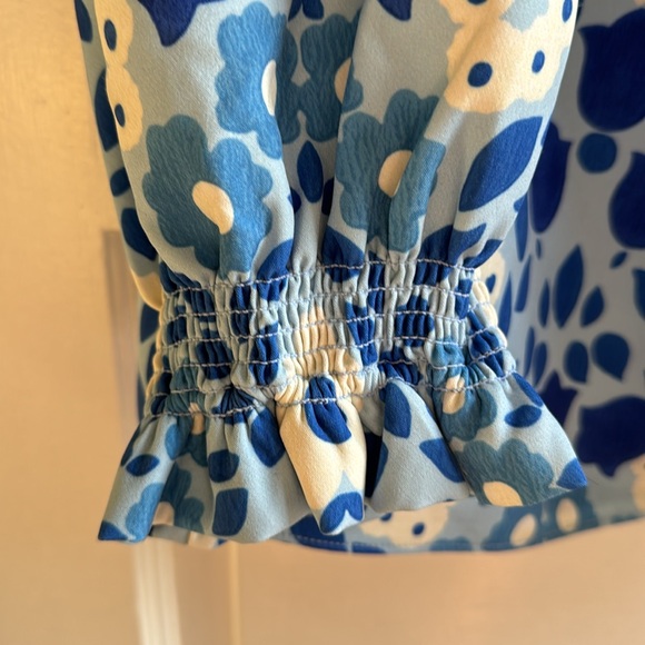 Tuckernuck Blue Floral Off the Shoulder Marguerite Blouse - Picture 4 of 8